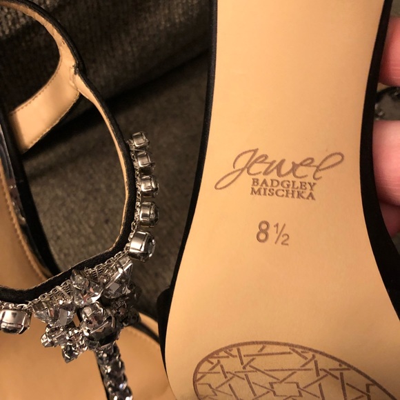 NWOT Jewel Badgley Mischka Leeane T-Strap Heel - Picture 4 of 6